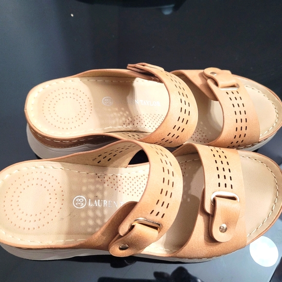 Women shoes - Picture 4 of 4